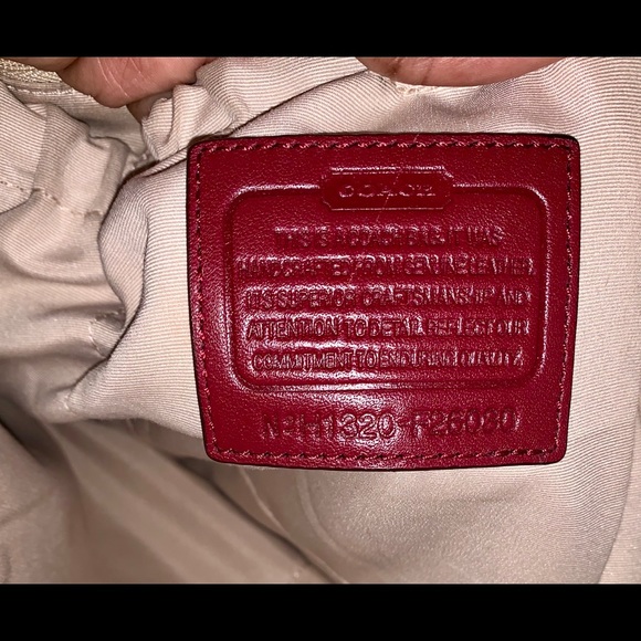 COACH POMEGRANATE PEYTON MULTIFUNCTION TOTE - Picture 7 of 8